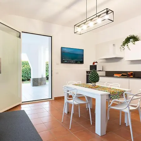 Bombana Apartment *